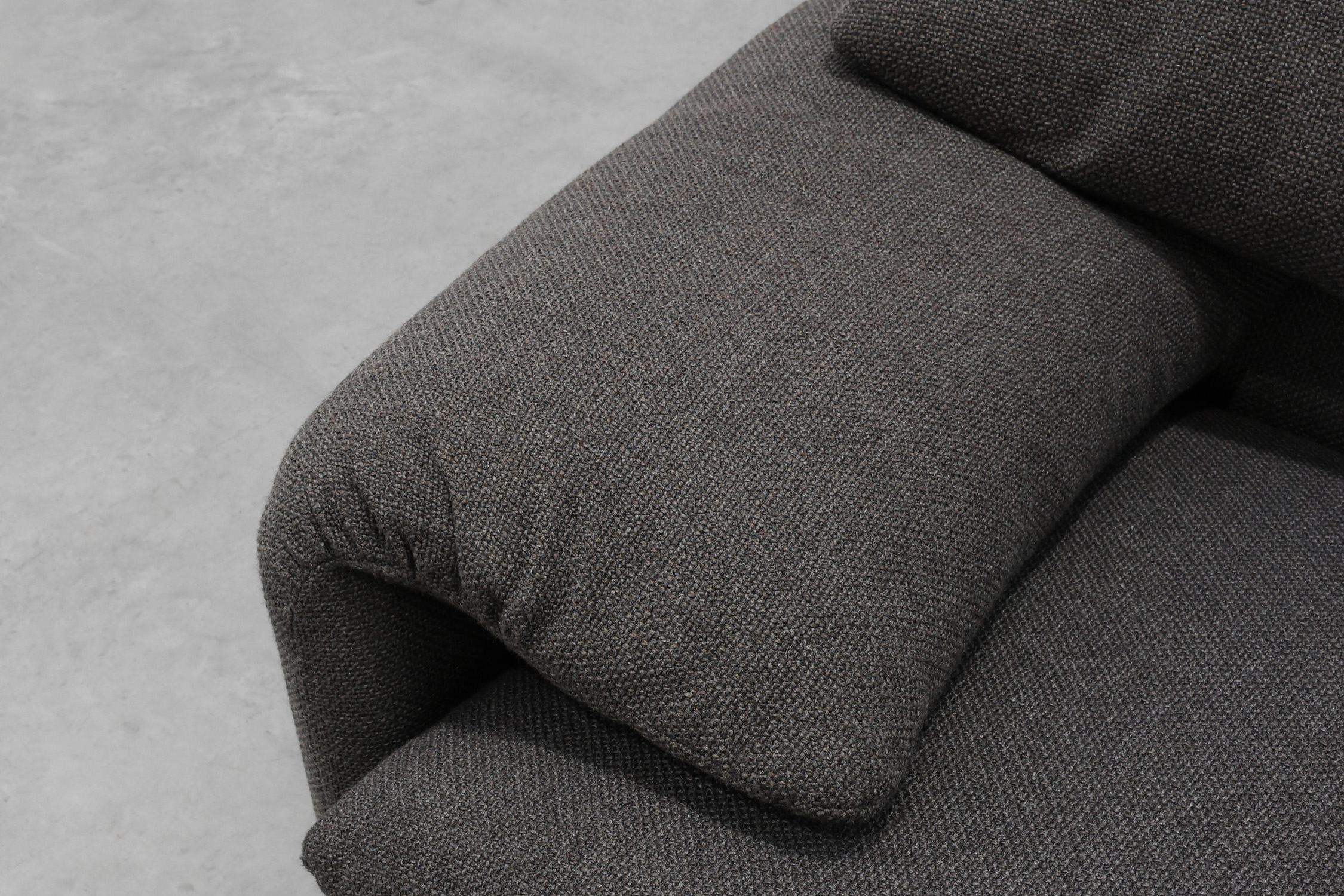 Set of Cassina 2‑Seat and 3-seat Maralunga Sofas by Vico Magistretti, Italy, 1990 thumbnail